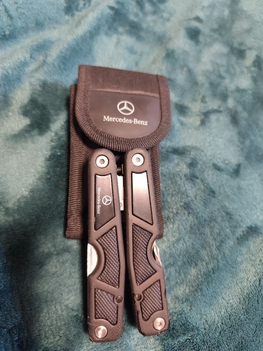 Nóż wielofunkcyjney dla fana marki Mercedes Multitool