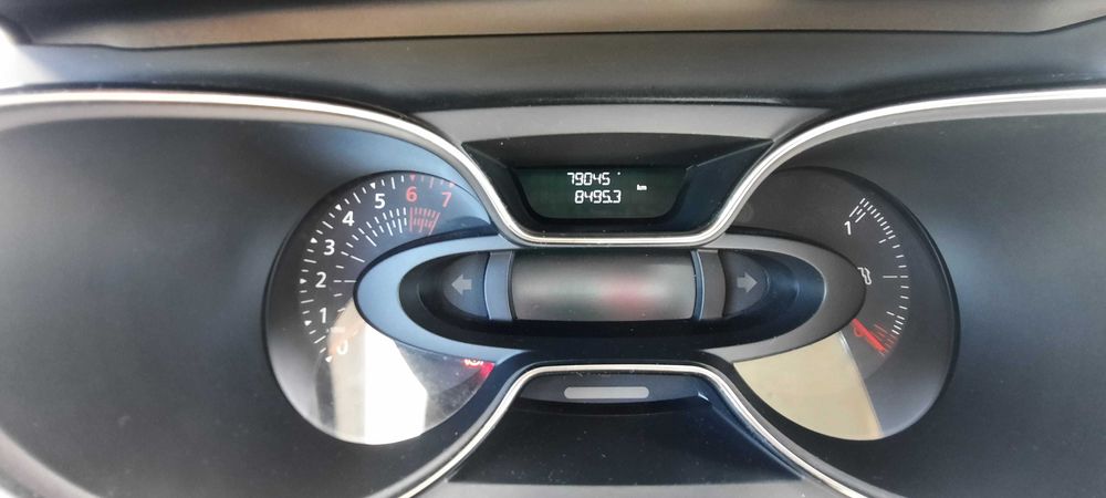 Vendo Renault Captur 0.9 TCe Exclusive a gasolina de 2019, num estado irrepreensível e com apenas 80000km reais.