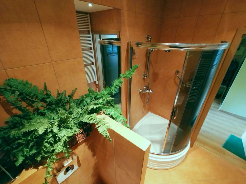 jasne mieszkanie w apartamentowcu na ogrodzonym terenie z garażem - Widok 4