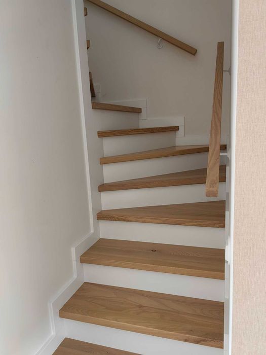 schody na beton dębowe i jesionowe