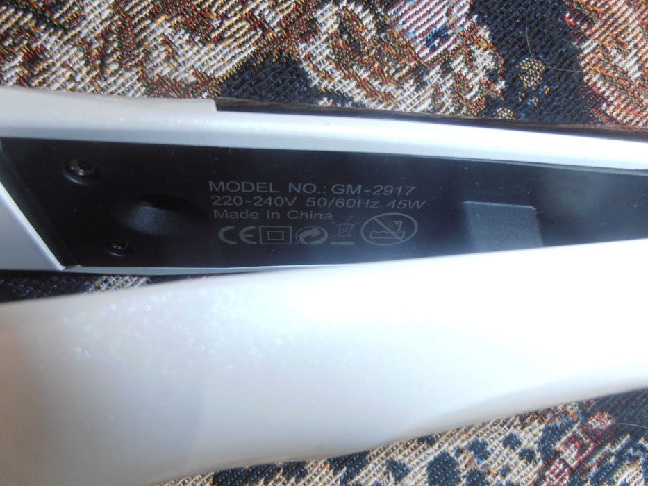 Продам Выпрямитель Gemei GM-2917 щипцы утюжок для волос