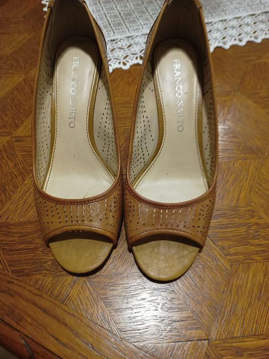 Buty na koturnie Franco Sarto 37