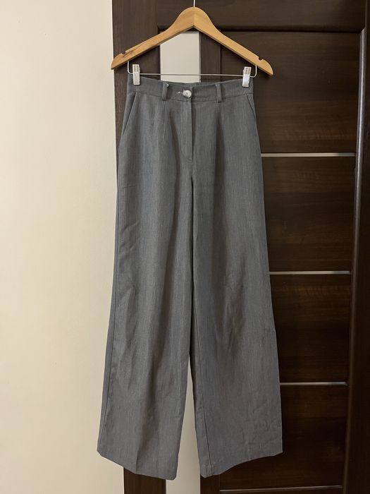 Сірі класичні брюки палаццо