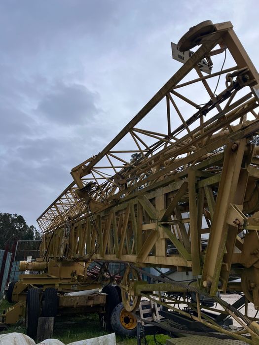 Grua Potan 210 c/ lança 22m