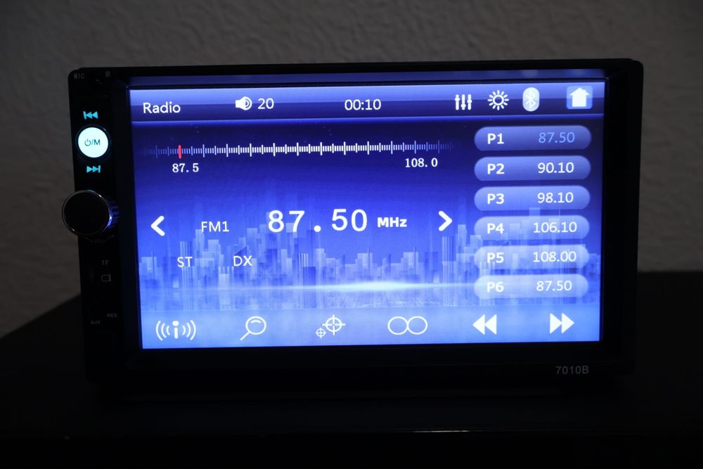 Rádio 2 DIN com Ecrã Tátil