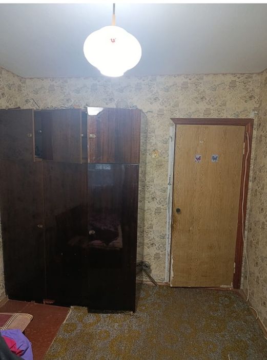 Продаж 3к квартири на Лазурнiй
