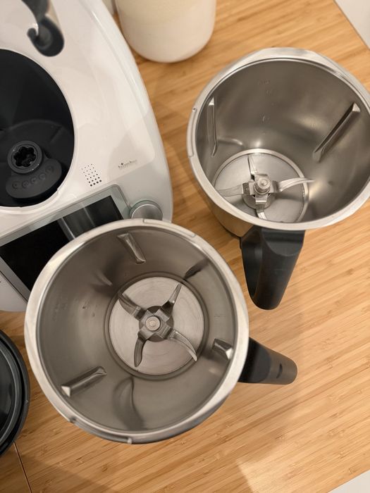 Bimby TM6 com todos os acessórios + copo extra