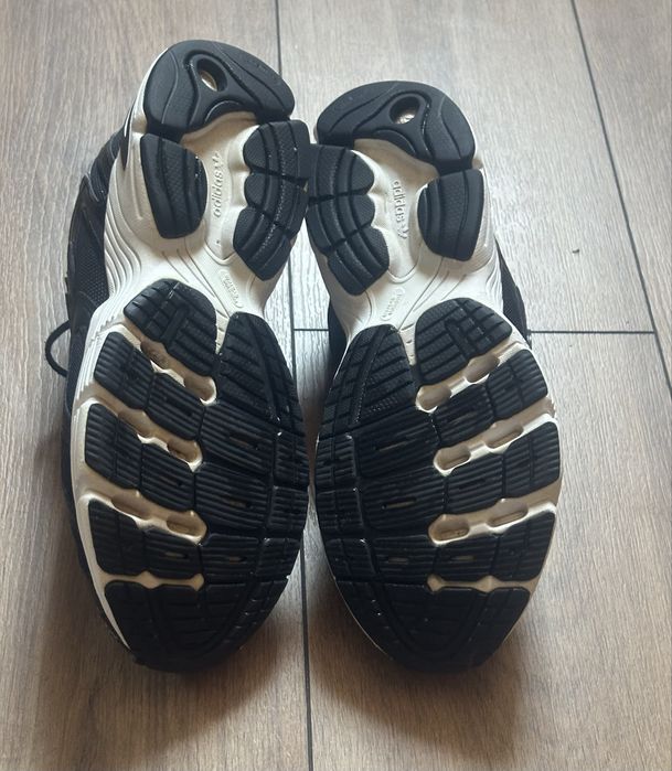 Жіночі кросівки adidas Astir Black White GY5260