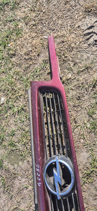 Atrapa chłodnicy Grill Opel Astra F
