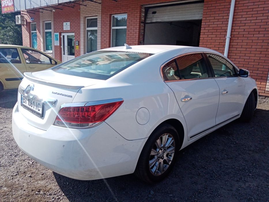 auto BUICK LAcrosse