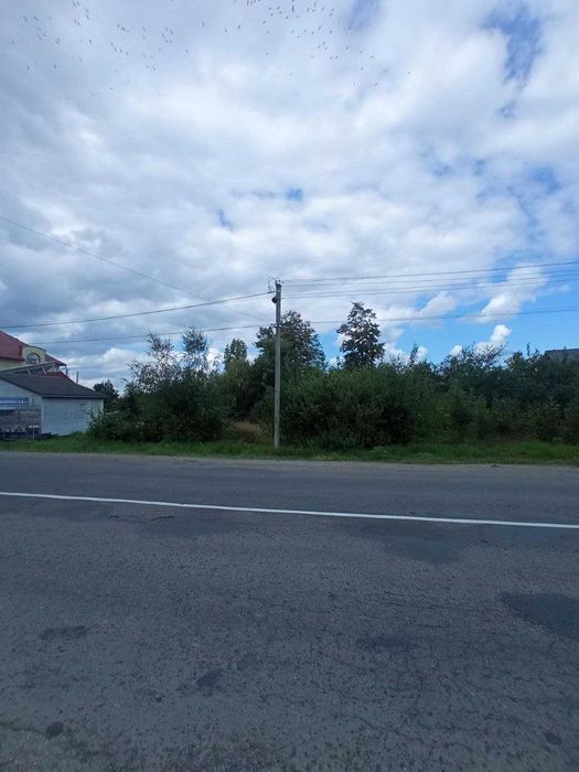 Продаж земельної ділянки з будинком в селищі Лисець.