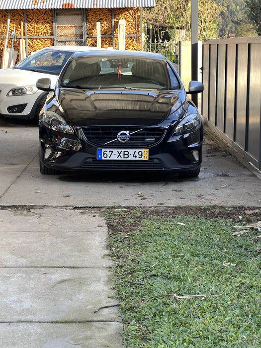Volvo v40 d2 r-design