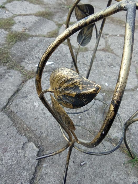 Kwietnik metalowy 49cm złota patyna