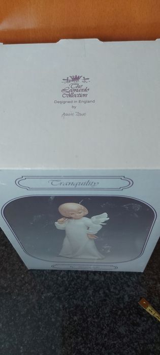 Anjo de porcelana Tranquility By Ammie RoweThe Leonardo Collection