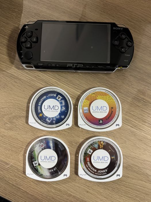 Sony PSP 2004 com vários jogos