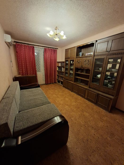 Продам 2 квартиру м.Студентческая ул.Валентиновская д.7