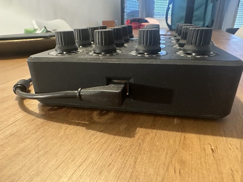 DJ techtools Midi Fighter Twister black
