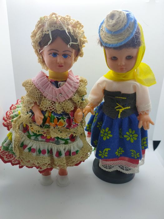 Bonecas do mundo antigas