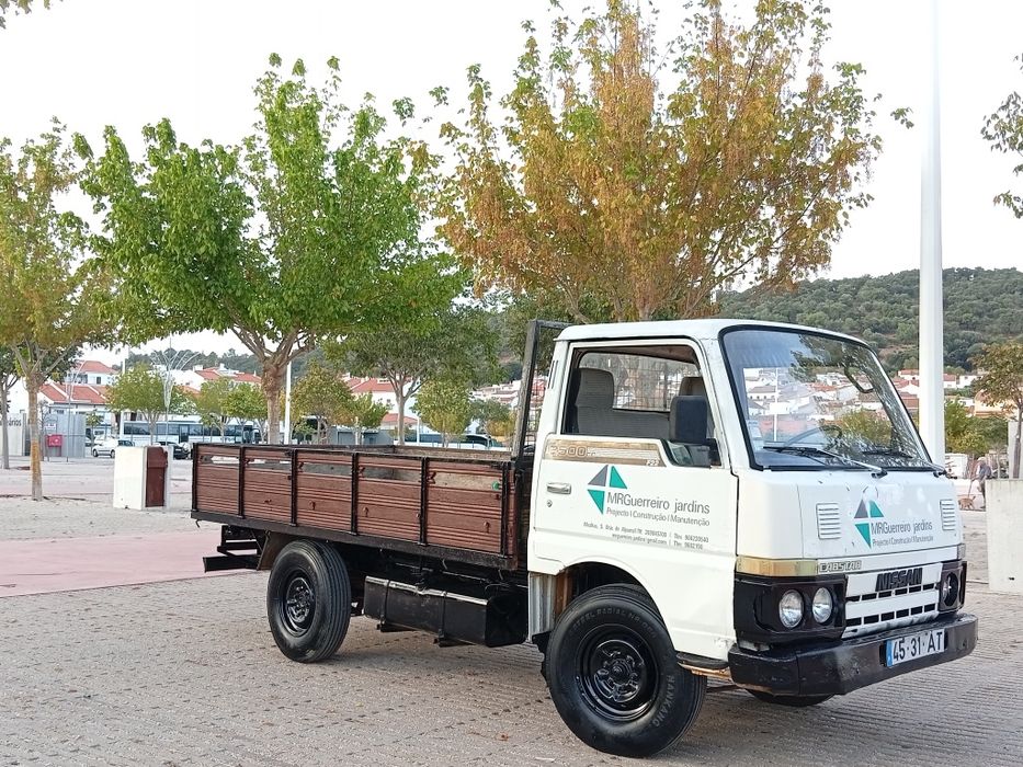 Nissan cabstar 2.5 TD em excelente estado mecânica