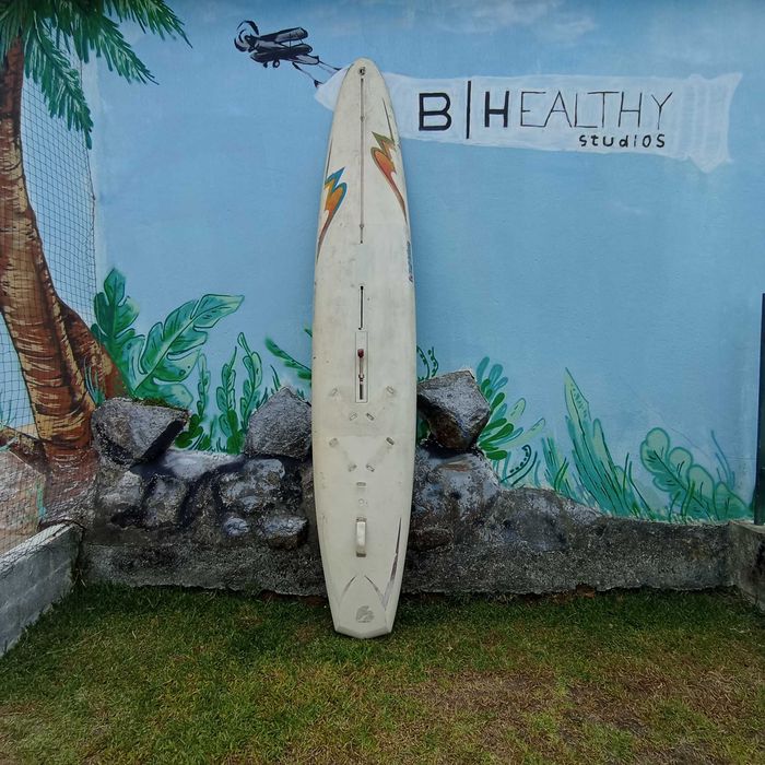 Prancha de windsurf F2 Lightning, com patilhão rebatível