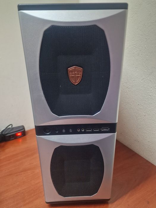 Potwór server HP xw8400 Workstation - bez dysku - osobiscie