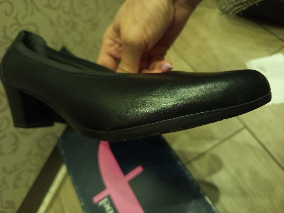 Sprzedam nowe skórzane buty brend  Alpina  r.7 (40)