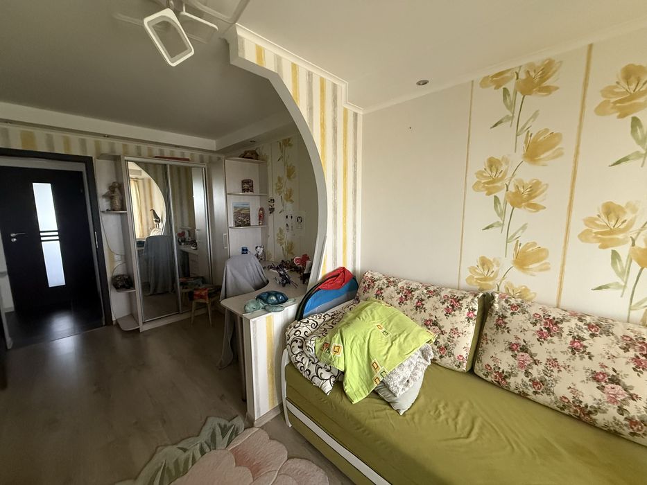 Продам 3-к квартиру в Шевченківському районі, вул. Чарівна