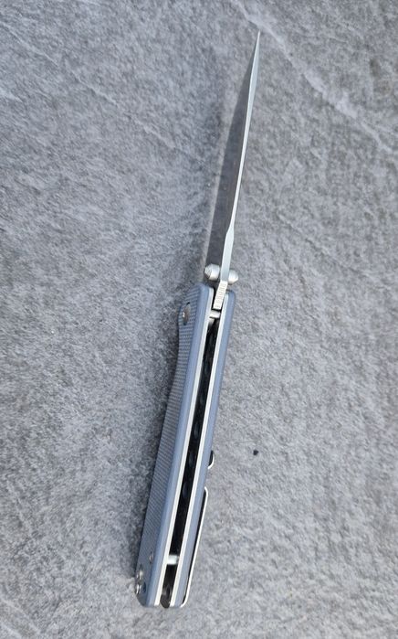 Ganzo G6805-CF (Carbon Fiber / Axis-Lock)