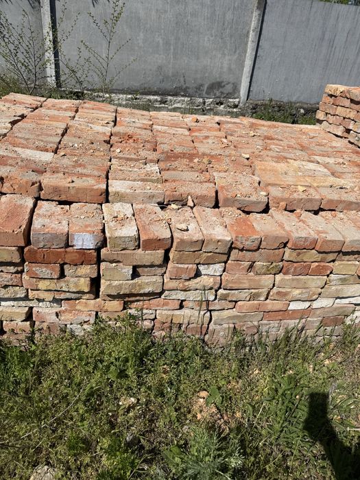 Продам б/у кирпич