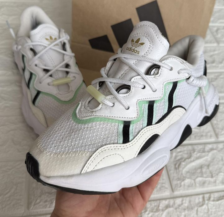 Кроссовки Adidas Ozweego. Размер 37,5.( маломерят)