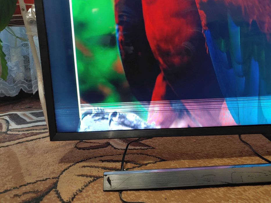 SAMSUNG UE48JU7090T/SMART/4K дефекти