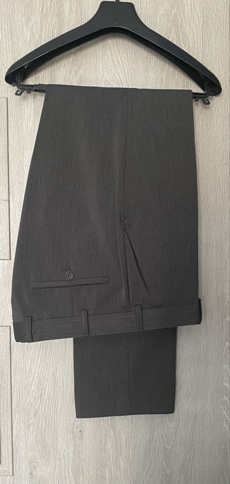 Garnitur męski Angelo Litrico Slim Fit r. M