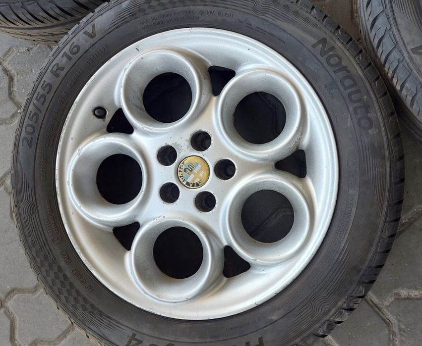 Jantes Alfa Romeo R16 Com Pneus 205/55 Furação 5X98