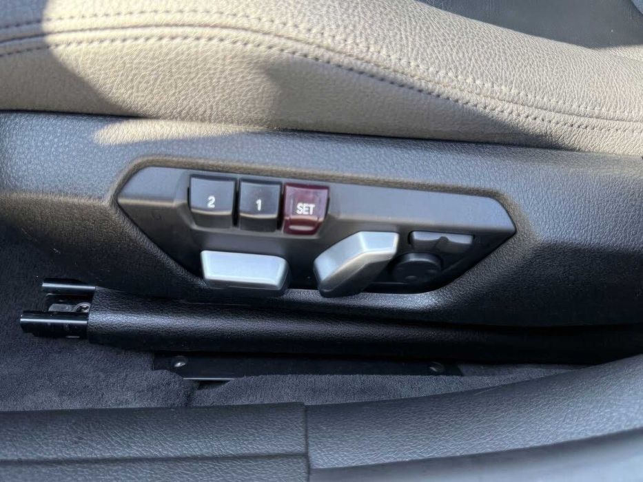 BMW 3 Series 330i      2018