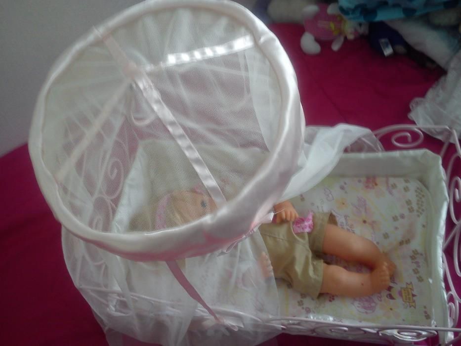 Magnifica caminha de boneca em ferro marca Baby Anabell anos 80,90