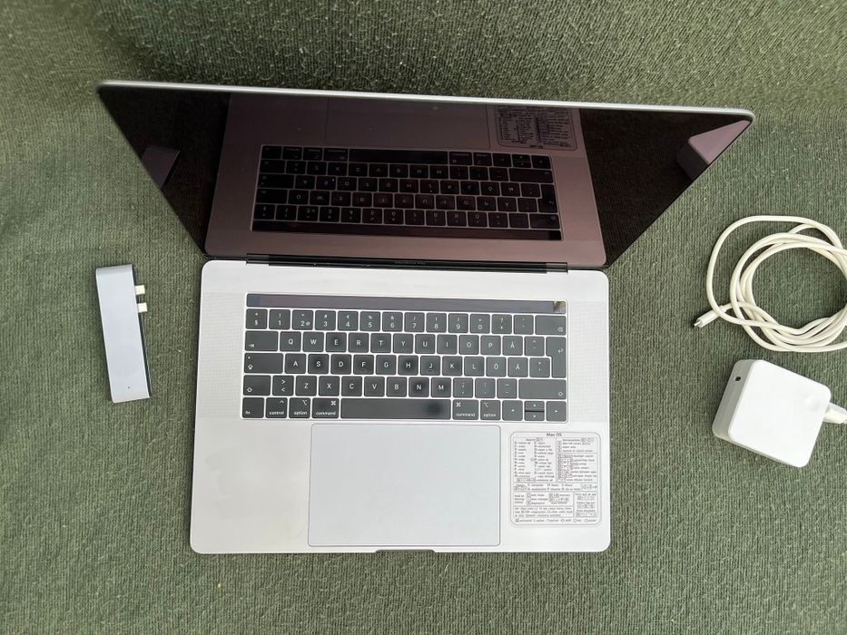 MacBook Pro (2019)
