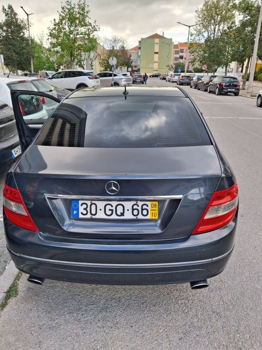 Mercedes-Benz 320 — fotografia 3