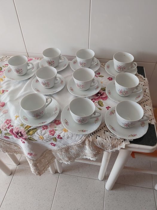 Chávenas de chá com Pires.