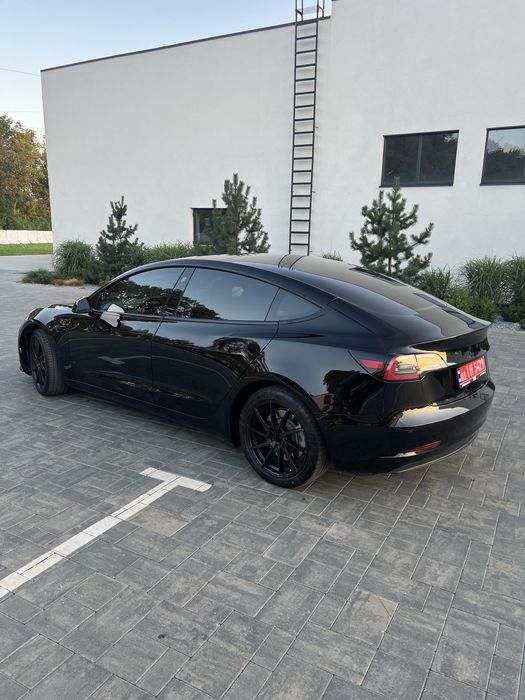 продам  tesla  3