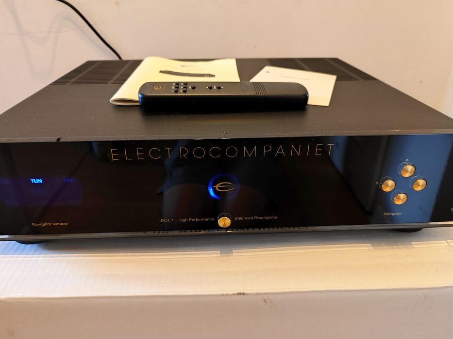 Electrocompaniet przedwzmacniacz 4.7 XLR fabryczny komplet pilot 2 kartony  JAK NOWY