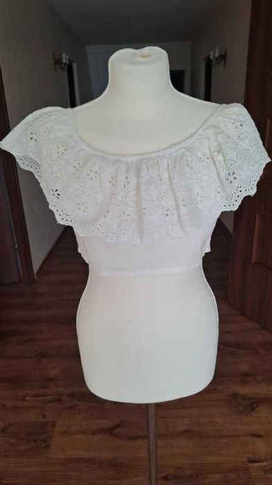 Top z haftem Biały