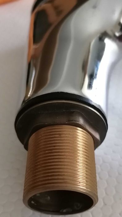 Torneiras , 1 e 3/4 de polegada, uma de passagem e de bancada, cada 5€64309614399234124