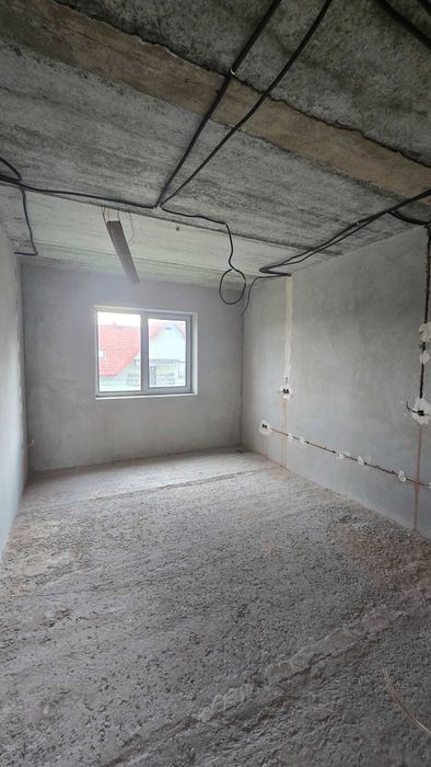 Продається добротний будинок у популярній серед покупців  локації