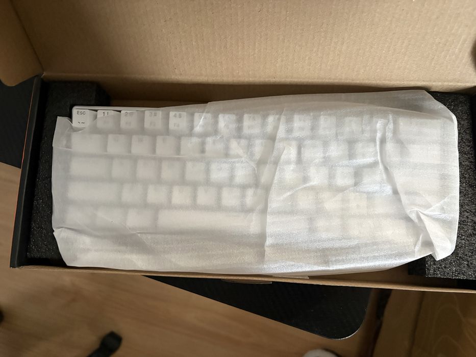 Клавіатура механічна APAYADO K61 RGB підсвітка Type-C біла