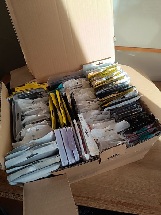 Paczka z etui 90 sztuk.