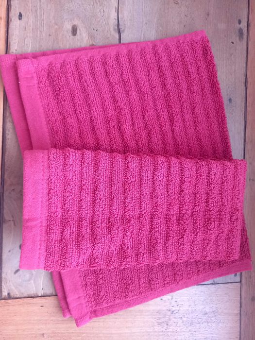 Conjunto 2 toalhas pequenas vermelhas Novas