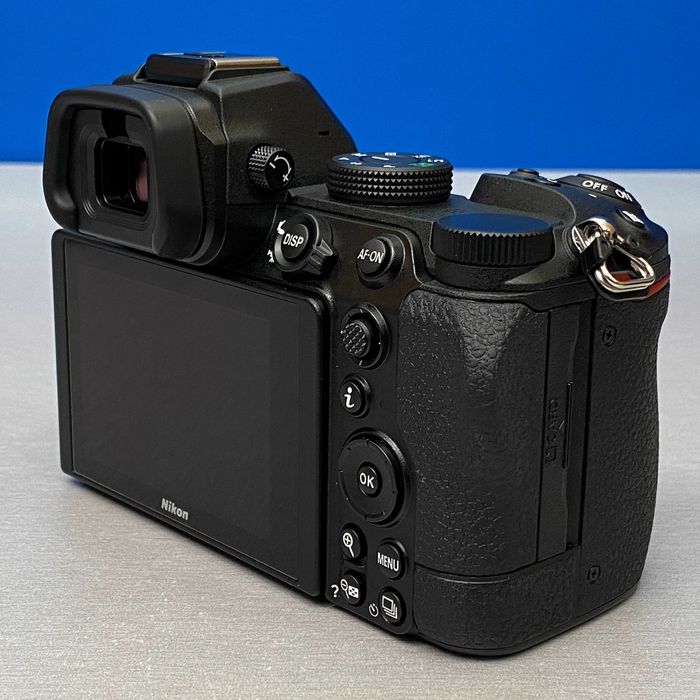 Nikon Z5 (Corpo) - 24.3MP
