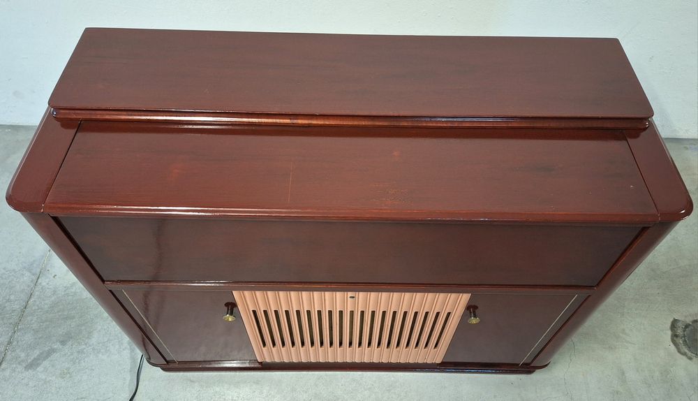 Móvel Philips com rádio e gira discos