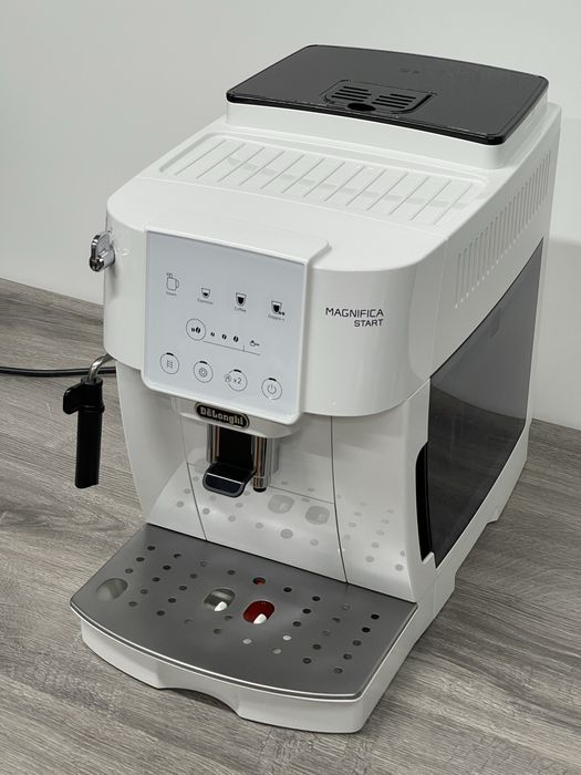 Продам кавомашину Magnifica START ECAM220.21.WW