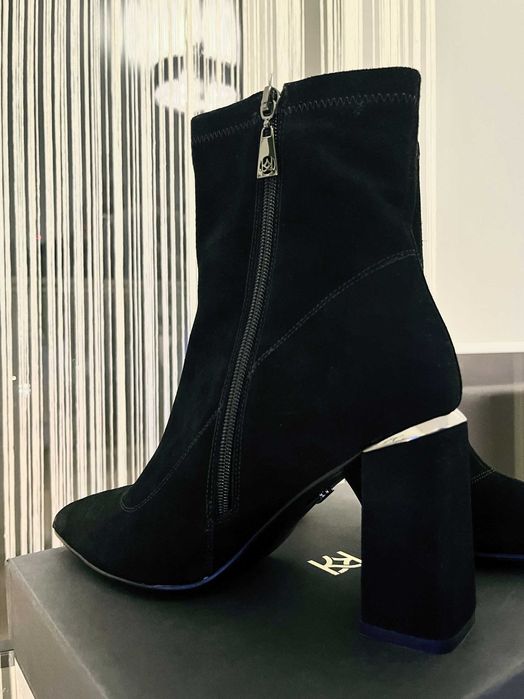 Botki damskie KAZAR - czarny zamsz, na słupku, NOWE, rozmiar 41